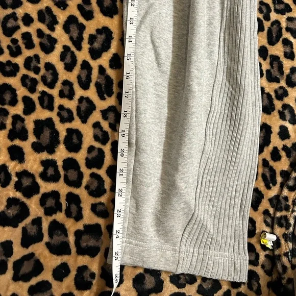 aerie Light Gray Ribbed barrel sweatpants size small regular - Picture 2 of 5
